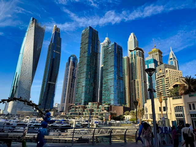 Dubai Do’s and Don’ts: Essential Travel Tips (AKA How Not to Embarrass Yourself in the Desert)