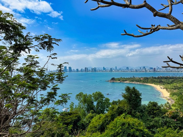 7 Amazing Things to Do in Da Nang You Can’t Miss (Beaches, Ba Na Hills & More)