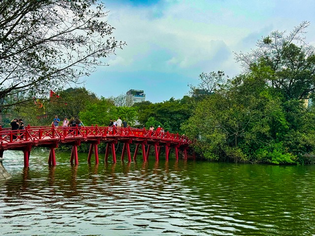 Hoan Kiem Lake